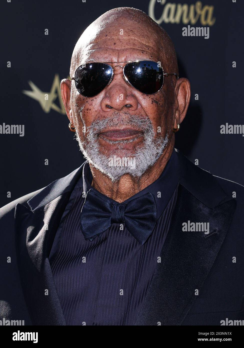 HOLLYWOOD, LOS ANGELES, CALIFORNIA, Stati Uniti d'America - APRILE 27: Morgan Freeman arriva alla 49a edizione dell'AFI (American Film Institute) Lifetime Achievement Award Gala Tribute che celebra Nicole Kidman tenutasi al Dolby Theatre il 27 aprile 2024 a Hollywood, Los Angeles, California, Stati Uniti. (Foto di Xavier Collin/Image Press Agency) Foto Stock