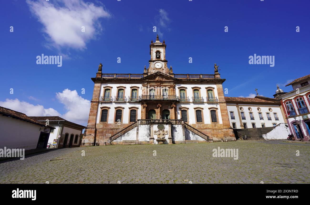 Piazza Tiradentes con il museo dell'Inconfidencia, Ouro Preto, Minas Gerais, Brasile, la città è patrimonio dell'umanità dell'UNESCO Foto Stock