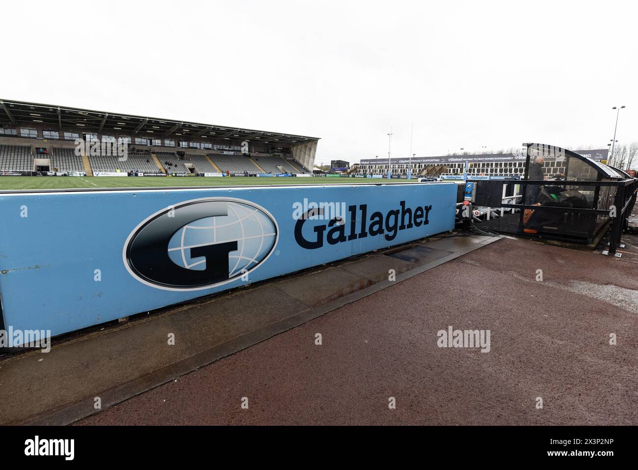 Una visione generale del marchio Gallagher a Kingston Park durante il Gallagher Premiership match tra Newcastle Falcons e sale Sharks a Kingston Park, Newcastle, domenica 28 aprile 2024. (Foto: Chris Lishman | mi News) crediti: MI News & Sport /Alamy Live News Foto Stock