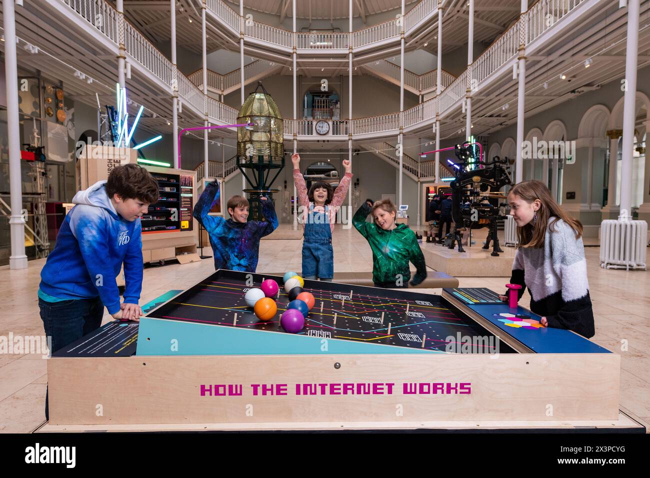 Edinburgh Science# Earth, Wind and Gaia – l'Edinburgh Science Festival celebra la giornata della Terra! Il Festival della Scienza di Edimburgo entra nel suo ultimo fine settimana Foto Stock