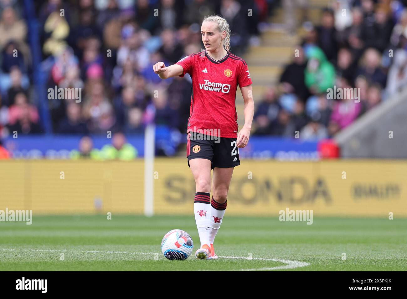 King Power Stadium, Leicester, domenica 28 aprile 2024. Millie Turner del Manchester United durante il Barclays WomenÕs Super League match tra Leicester City e Manchester United al King Power Stadium di Leicester domenica 28 aprile 2024. (Crediti: James Holyoak / Alamy Live News) Foto Stock