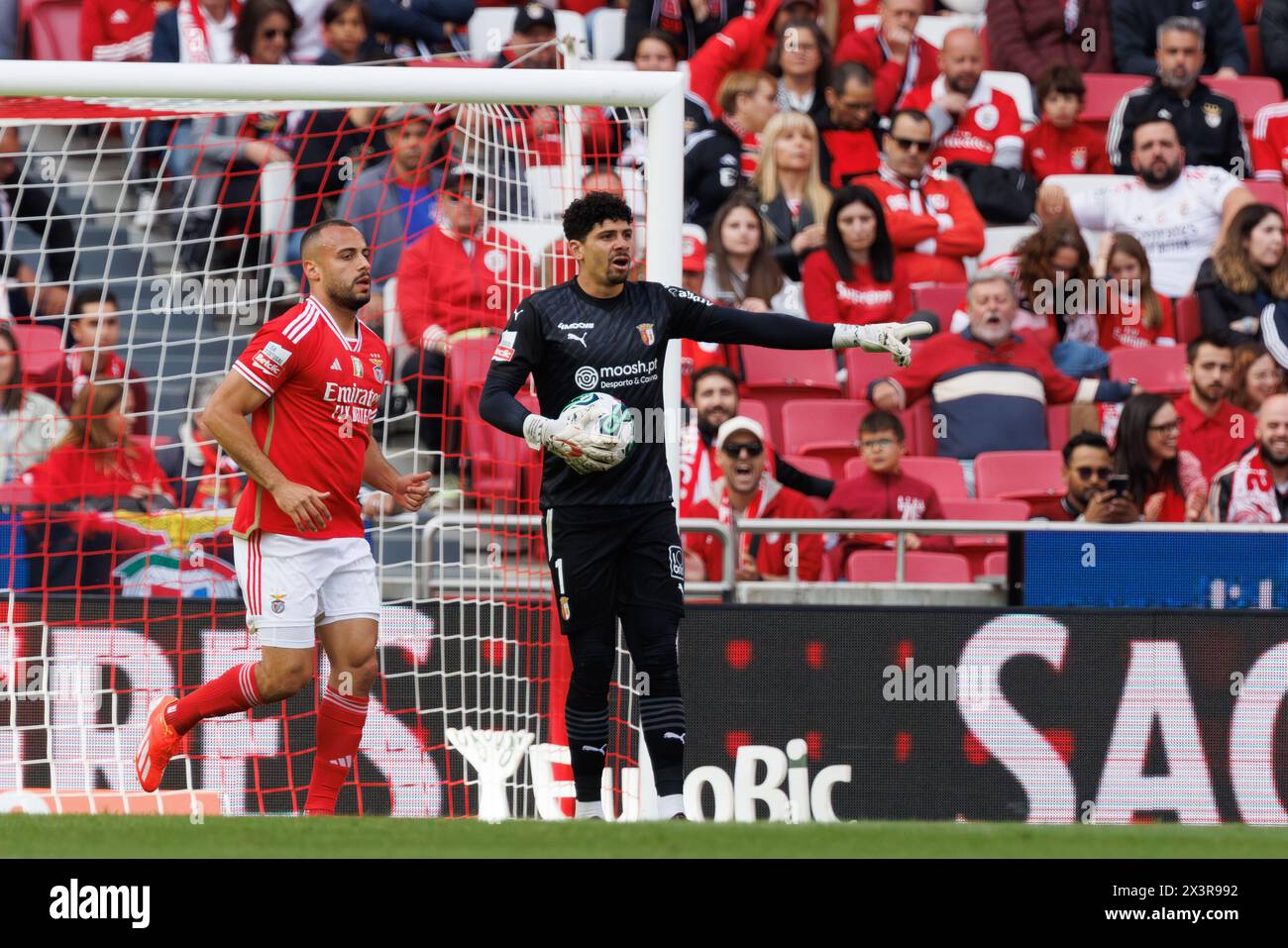 Matheus Magalhaes durante la partita della Liga Portugal tra SL Benfica e SC Braga all'Estadio da Luz, Lisbona, Portogallo. (Maciej Rogowski) Foto Stock