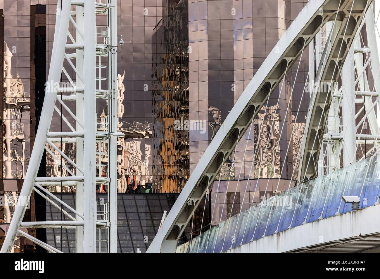 Strutture ed edifici del Manchester Ship Canal, Salford Quays Foto Stock