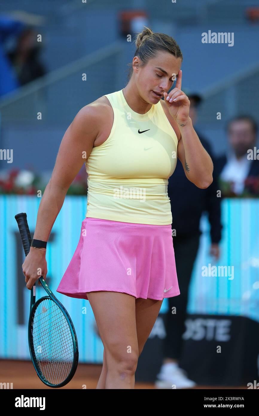 Madrid, Spagna. 28 aprile 2024. Aryna Sabalenka contro Robin Montgomery nel turno di singolare femminile del 32 durante il sesto giorno del mutua Madrid Open a la Caja Magica il 28 aprile 2024 a Madrid, Spagna. (Foto di Oscar Gonzalez/Sipa USA) credito: SIPA USA/Alamy Live News Foto Stock