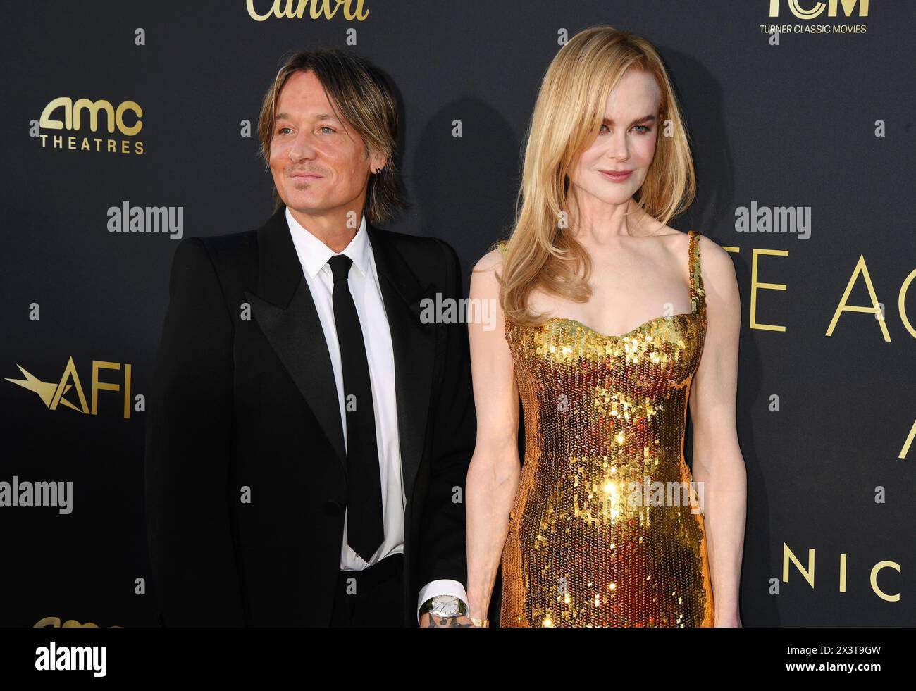 HOLLYWOOD, CALIFORNIA - APRILE 27: (L-R) Keith Urban e Nicole Kidman partecipano al 49° AFI Lifetime Achievement Award Gala Tribute che celebra Nicole K. Foto Stock