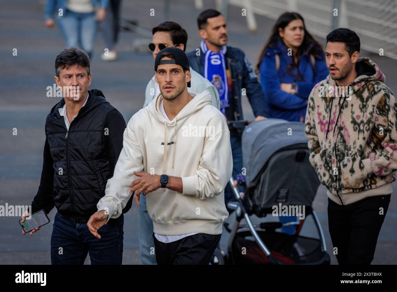 Porto, Portogallo. 27 aprile 2024. Porto, 04/27/2024 - elezioni per la presidenza del Futebol Clube do Porto a Estádio do Dragão. Domingos Patience; Goncalo Paciência (Miguel Pereira/Global Imagens) crediti: Atlantico Press/Alamy Live News Foto Stock