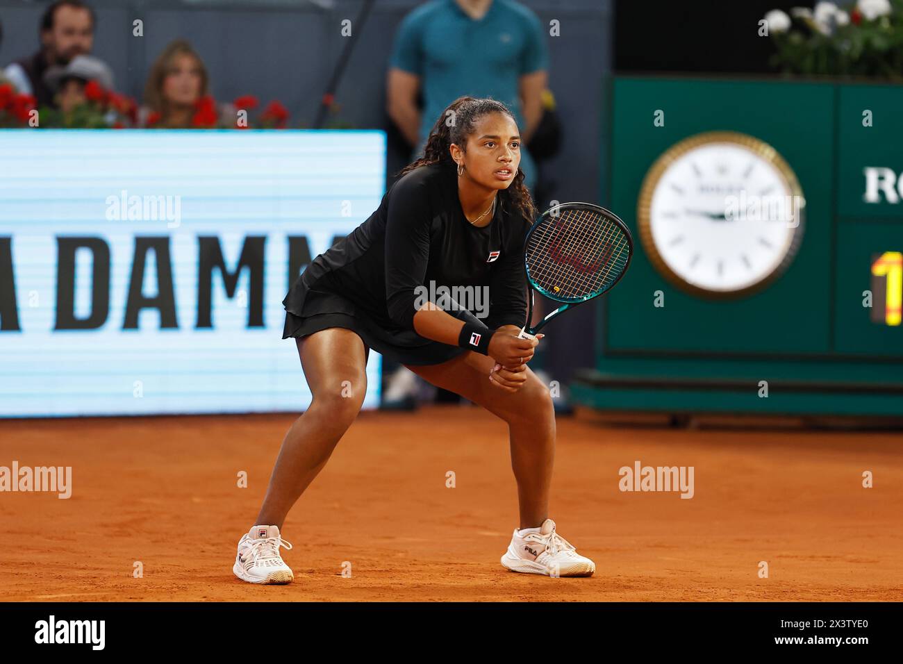 Madrid, Spagna. 28 aprile 2024. Robin Montgomery (USA) Tennis : Robin Montgomery durante il singolare round del 32 contro Aryna Sabalenka nel torneo WTA 1000 mutua Madrid Open di tennis al Caja Magica di Madrid, Spagna . Crediti: Mutsu Kawamori/AFLO/Alamy Live News Foto Stock