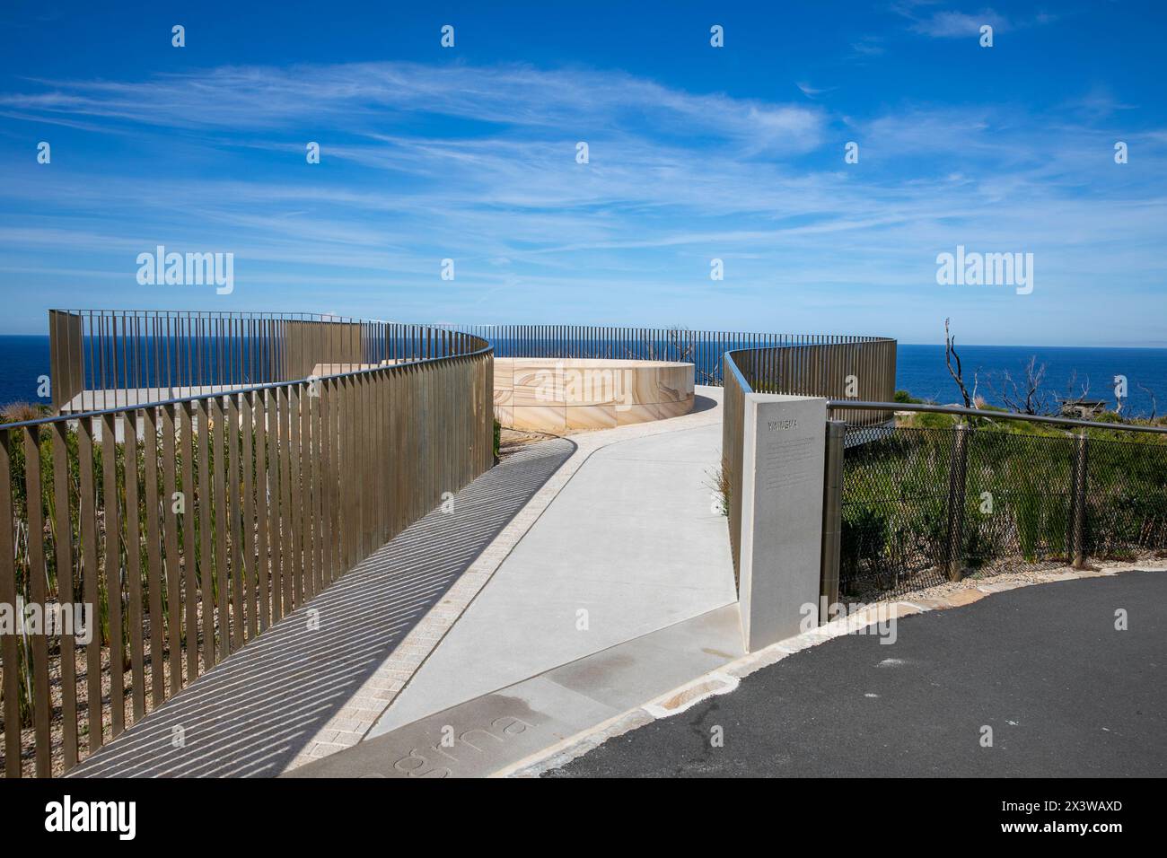 North Head Manly, punto panoramico di Yiningma e piattaforma di osservazione al di fuori del Fairfax Track Walk, offre vedute panoramiche di Sydney, NSW, Australia, 2024 Foto Stock