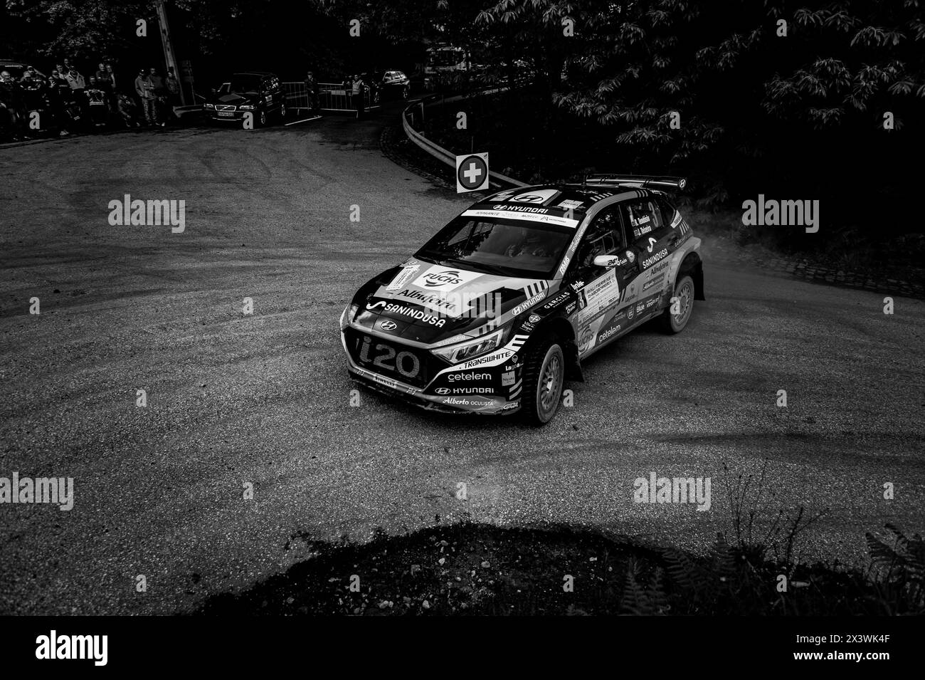 Rally Terras D'Aboboreira 2024, terceira prova do Campeonato de Portugal de Ralis, inscrita com chancela FIA no European Rally Trophy, que vai para a estrada nos próximos dias 28 e 29 de abril, com Organização do Clube Automóvel de Amarante, e terá o seu epicentro nos concelhos de Amarante, Baião e Marco de Canaveses. Crediti: Atlantico Press/Alamy Live News Foto Stock