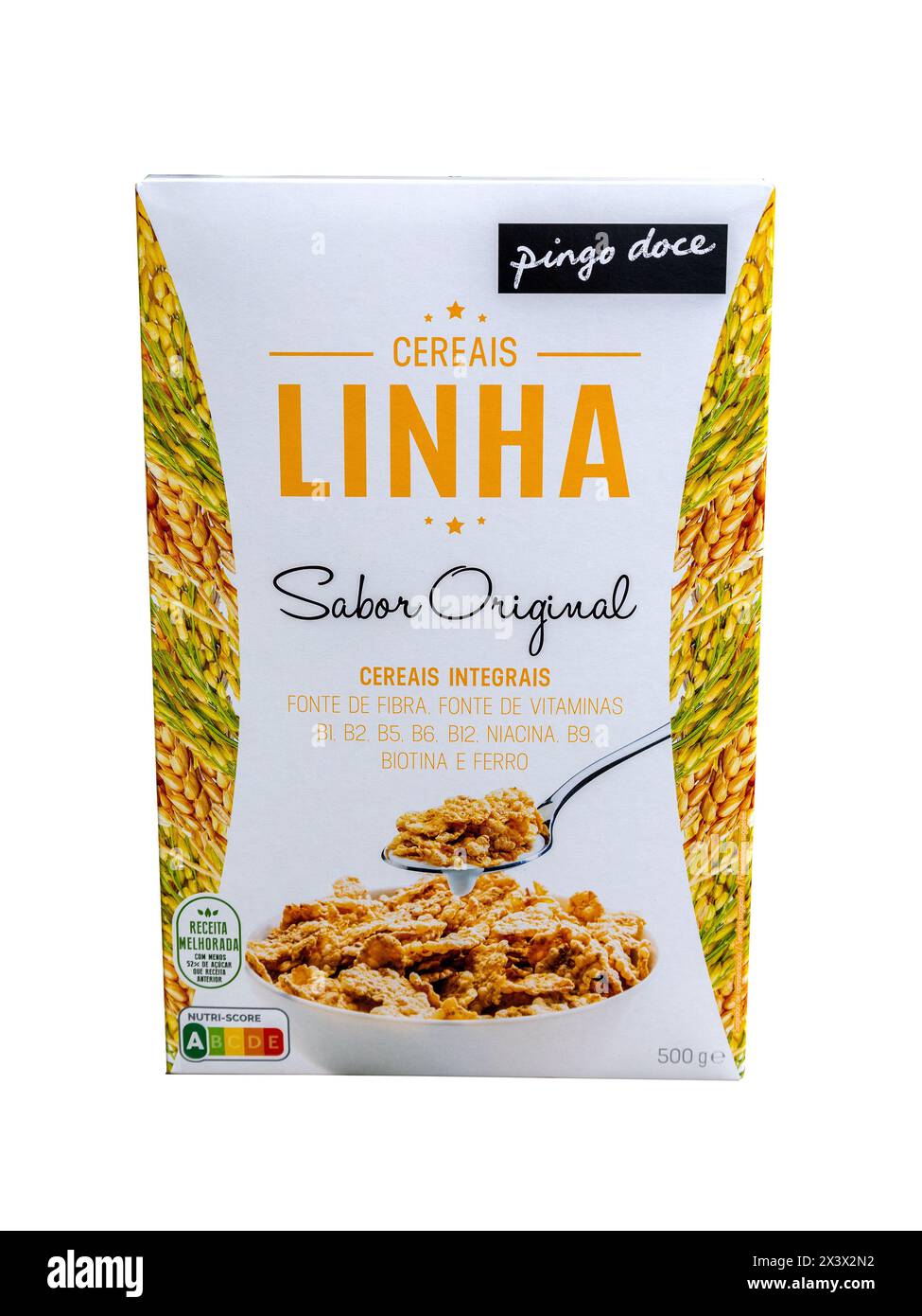 Conservare la confezione di cereali da colazione del supermercato portoghese Pingo Doce Own Label Food Product Cutout isolata su sfondo bianco Foto Stock
