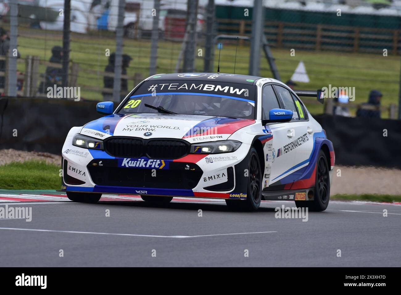 Colin Turkington, BMW 330e M Sport, Team BMW, gara 1, BTCC, British Touring Car Championship, gare di apertura della stagione 2024, Donington Park, Castl Foto Stock