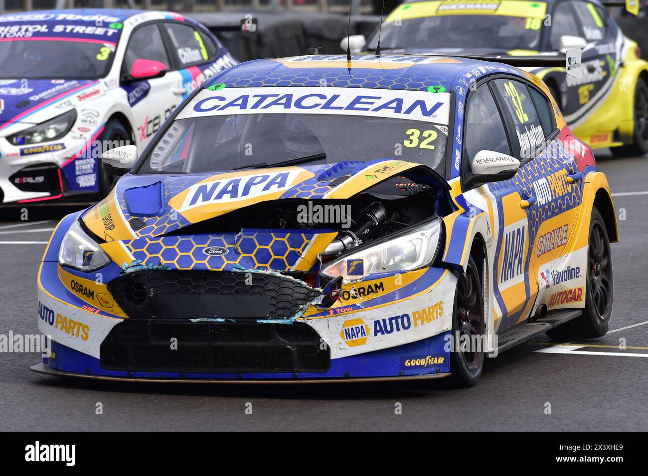 Probabilmente si ripulirà, Daniel Rowbottom, Ford Focus ST, NAPA, gara 1, BTCC, British Touring Car Championship, gare di apertura della stagione 2024, D Foto Stock