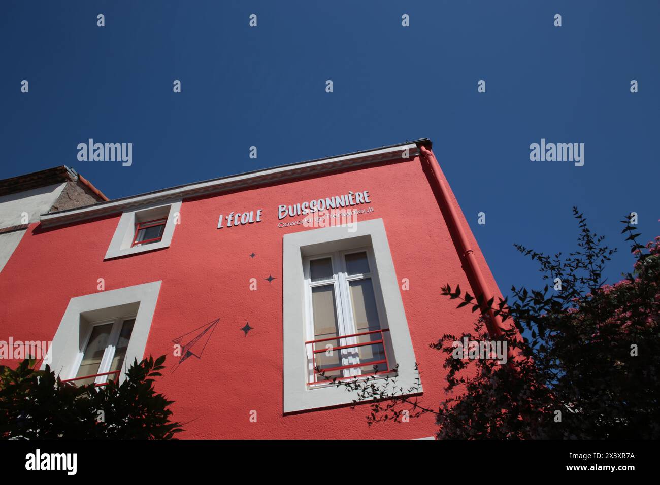 Francia, Nantes, Reze, 44, Trentemoult, "ecole buissonniere", spazio di coworking. Foto Stock
