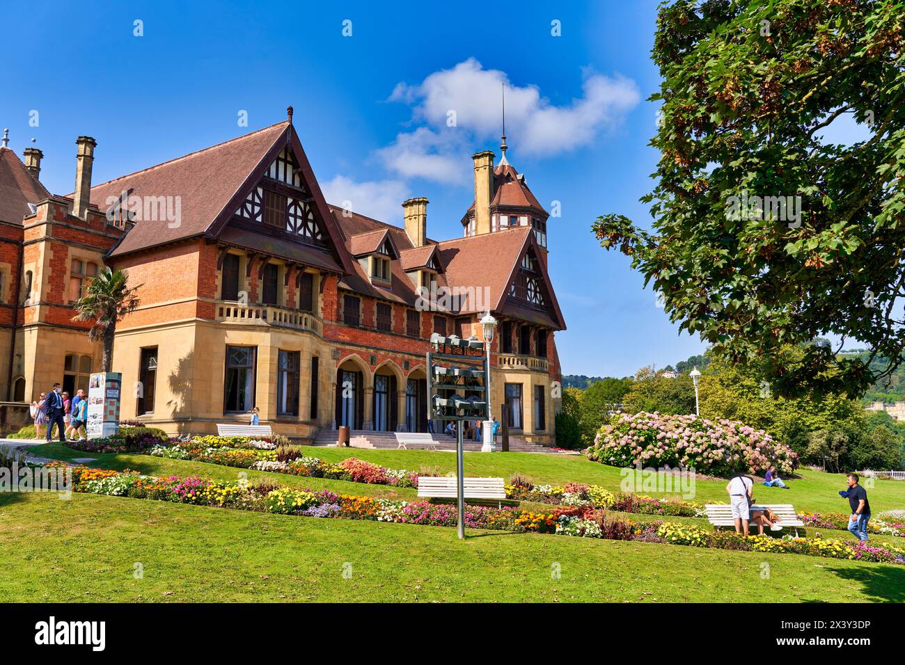 Palazzo Miramar, Palazzo dei Congressi e delle celebrazioni, Donostia, San Sebastián, città cosmopolita di 187.000 abitanti, nota per la sua gastronomia Foto Stock