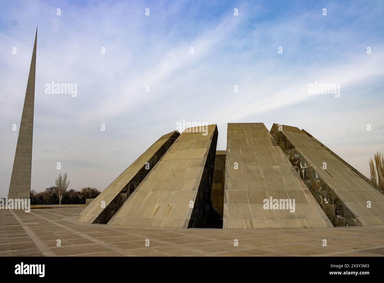 Memoriale del genocidio armeno. È un monumento costruito per il genocidio armeno commesso dall'Impero ottomano tra il 1915 e il 1923 Foto Stock