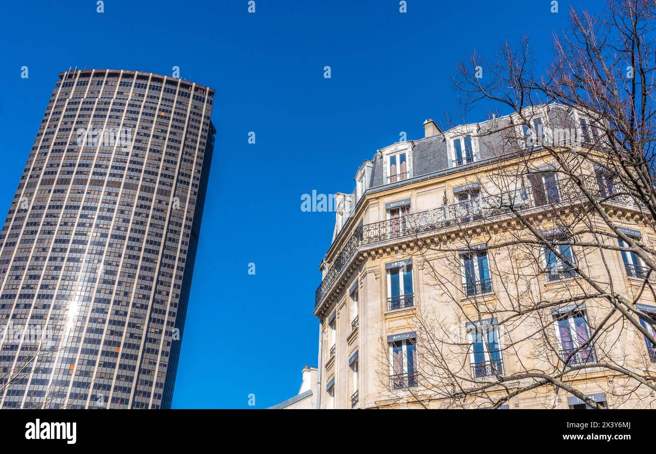 Paris Montparnasse, arrondissement a 14 temi, Tour Montparnasse e edificio Place Edgar Quinet Foto Stock