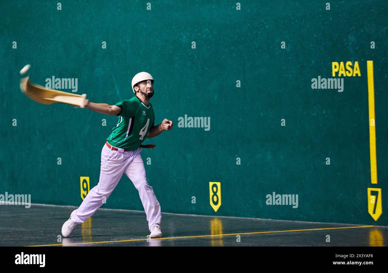 Jai Alai, Zesta-Punta (Basket Tip), Fronton Atano, Donostia, San Sebastian, Gipuzkoa, Paesi Baschi, Spagna, Europa Foto Stock