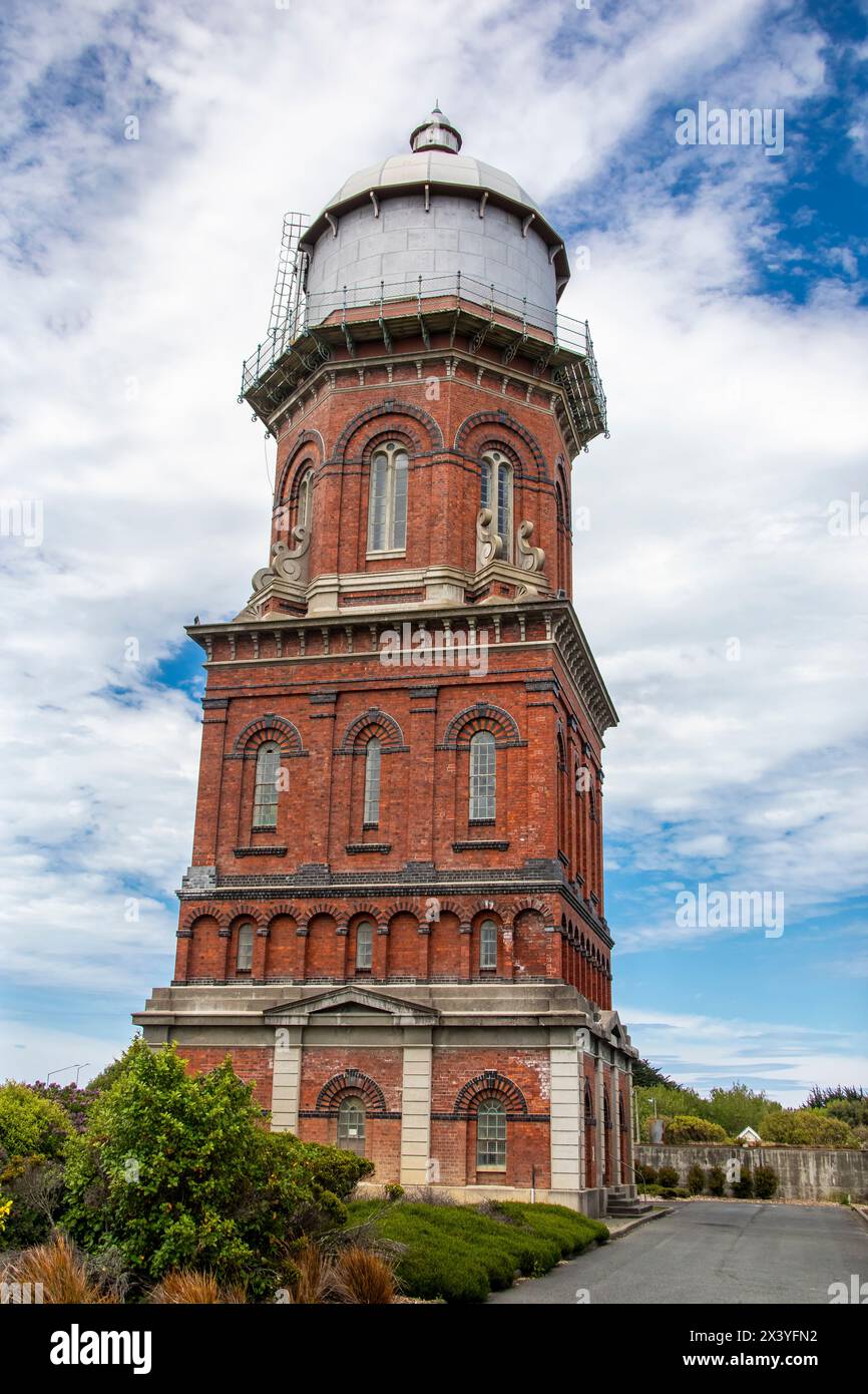 Un importante punto di riferimento a Invercargill in nuova zelanda, la Water Tower fu costruita nel 1889. Combinando utilità e ornamento, è stato costruito per sostenere la città» Foto Stock