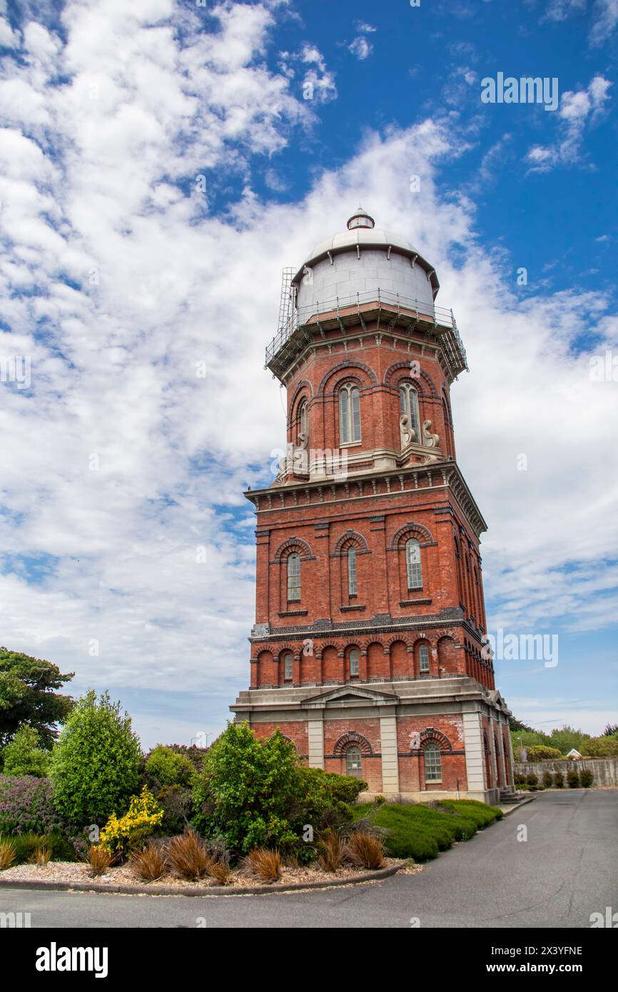 Un importante punto di riferimento a Invercargill in nuova zelanda, la Water Tower fu costruita nel 1889. Combinando utilità e ornamento, è stato costruito per sostenere la città» Foto Stock