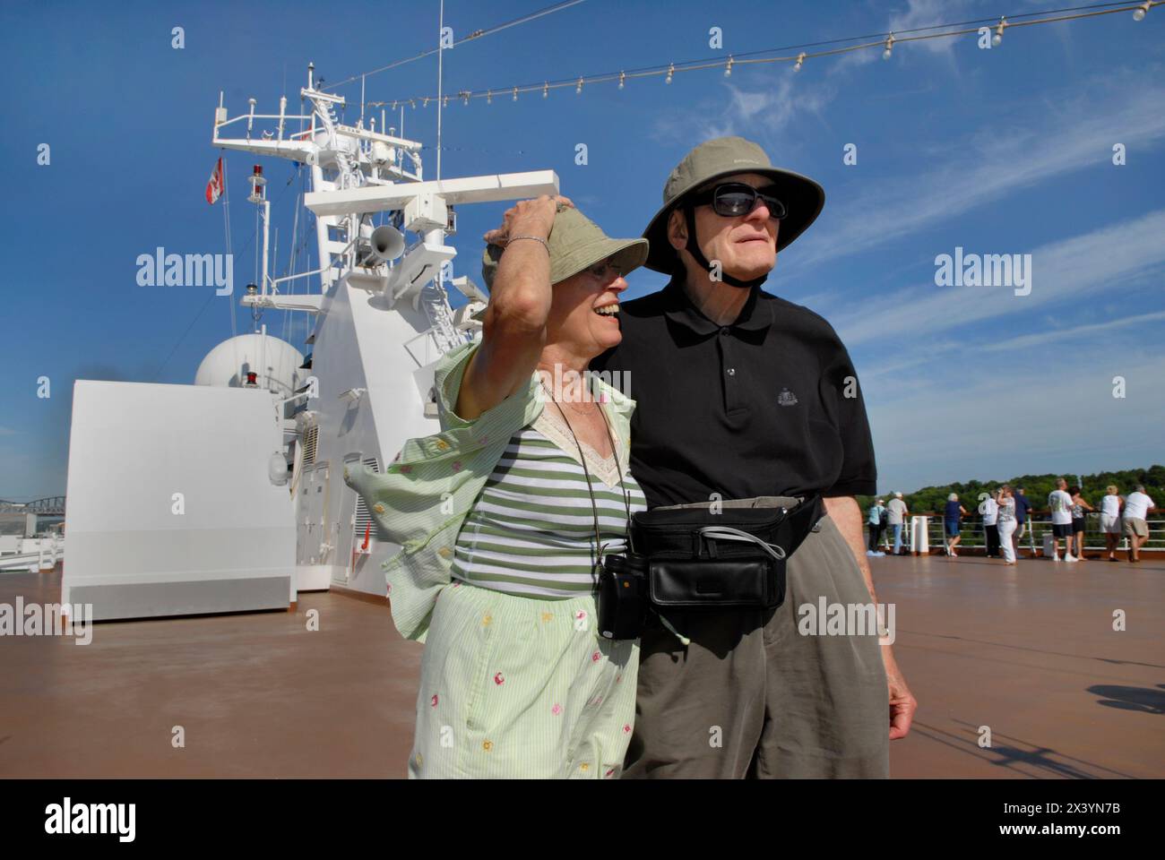 Un paio su una nave da crociera. Foto Stock