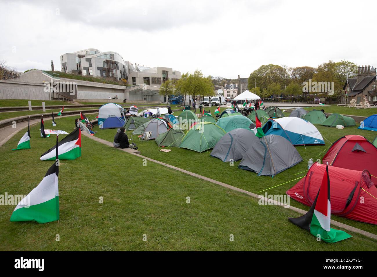 Edimburgo, Regno Unito. , . Un accampamento al di fuori del Parlamento scozzese che sostiene la Palestina a Gaza a Edimburgo. Scozia. Crediti immagine: Pako Mera/Alamy Live News Foto Stock