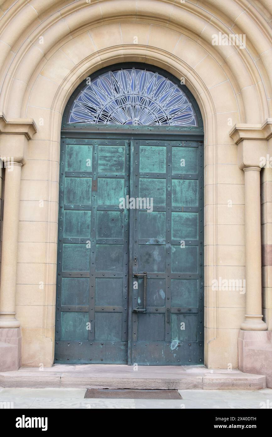 Porta della chiesa a Reichsabtei Echternach Foto Stock