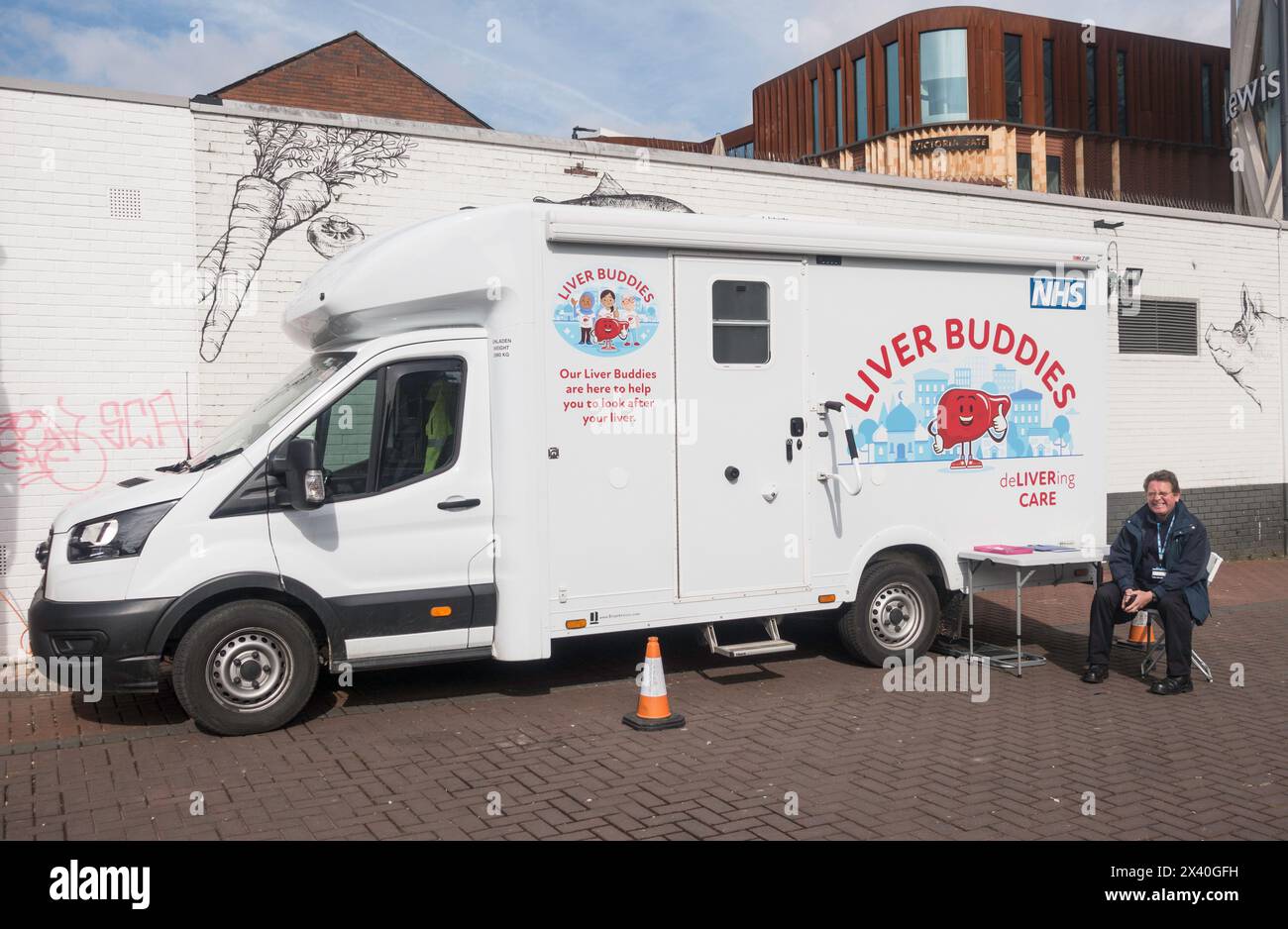 West Yorkshire Mobile Liver Clinic NHS Liver Buddies Vehicle a Leeds, Yorkshire, Inghilterra, Regno Unito Foto Stock