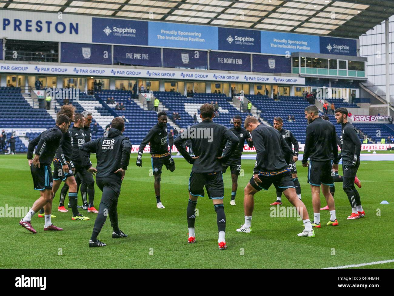 Preston, Regno Unito. 29 aprile 2024. Leicester City warm up durante la partita del Preston North End FC contro Leicester City FC Sky BET EFL Championship a Deepdale, Preston, Inghilterra, Regno Unito il 29 aprile 2024 Credit: Every Second Media/Alamy Live News Foto Stock