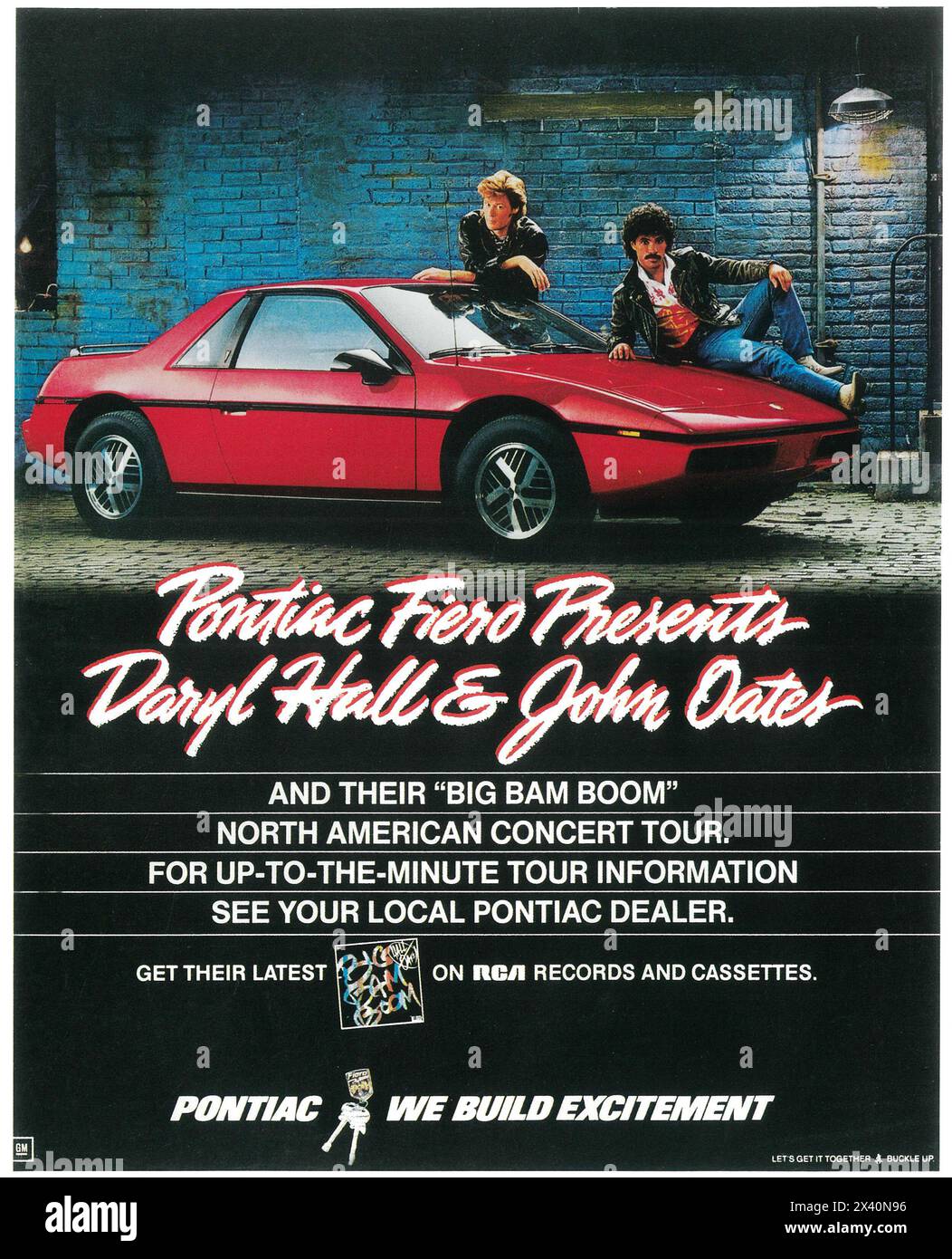 1984 Pontiac fiero ad - Hall and Oates con Big Bam Boom album tour Foto Stock
