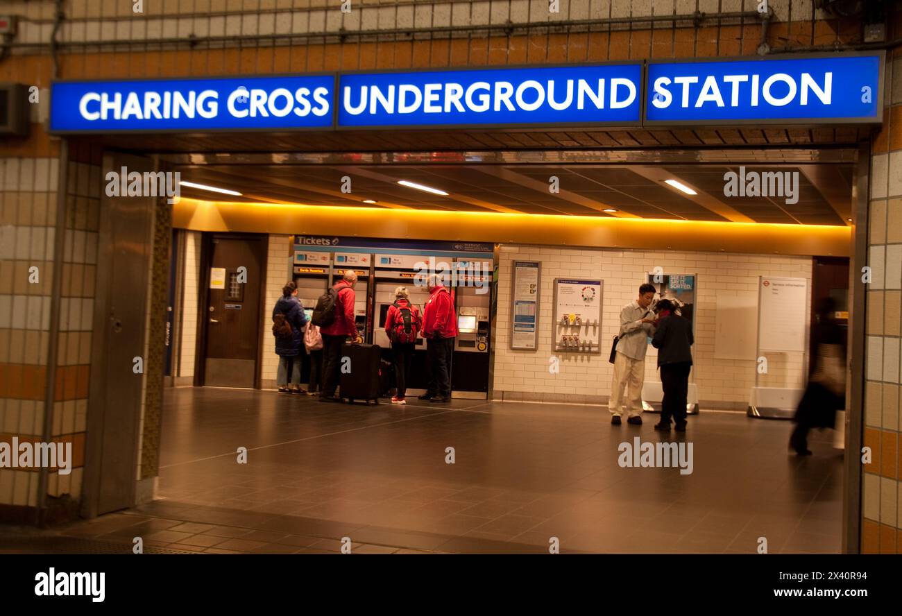 Stazione della metropolitana di Charing Cross, Charing Cross Road, City of Westminster; Londra, Regno Unito Foto Stock