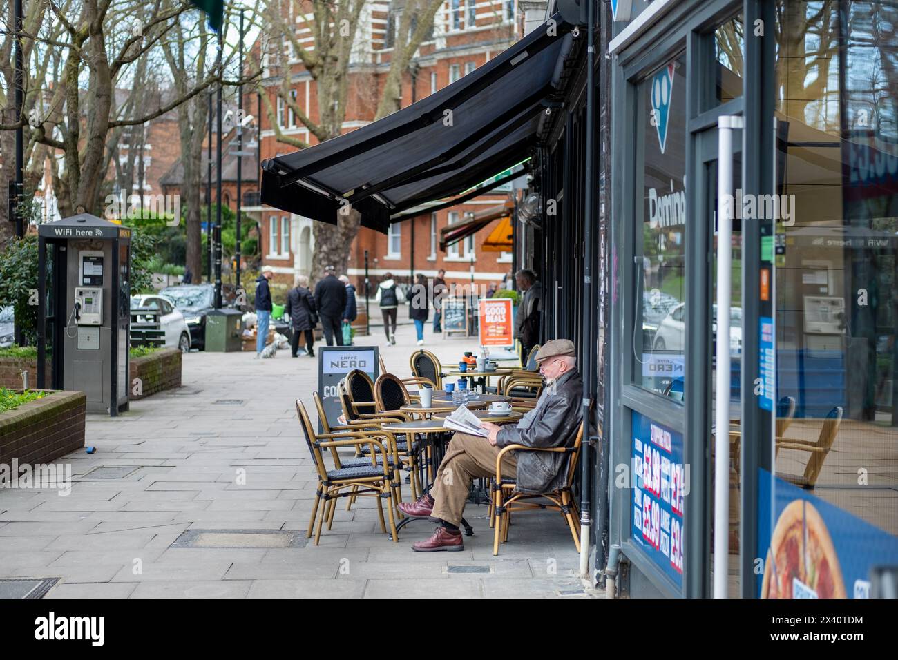 LONDRA - 30 MARZO 2024: West End Lane High Street a West Hampstead, NW6, Camden. Foto Stock