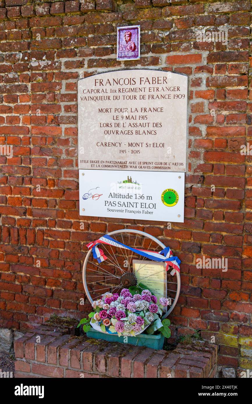 Francia, Hauts de France, Pas de Calais, Mont St Eloi. Monumento a Francois Faber Foto Stock