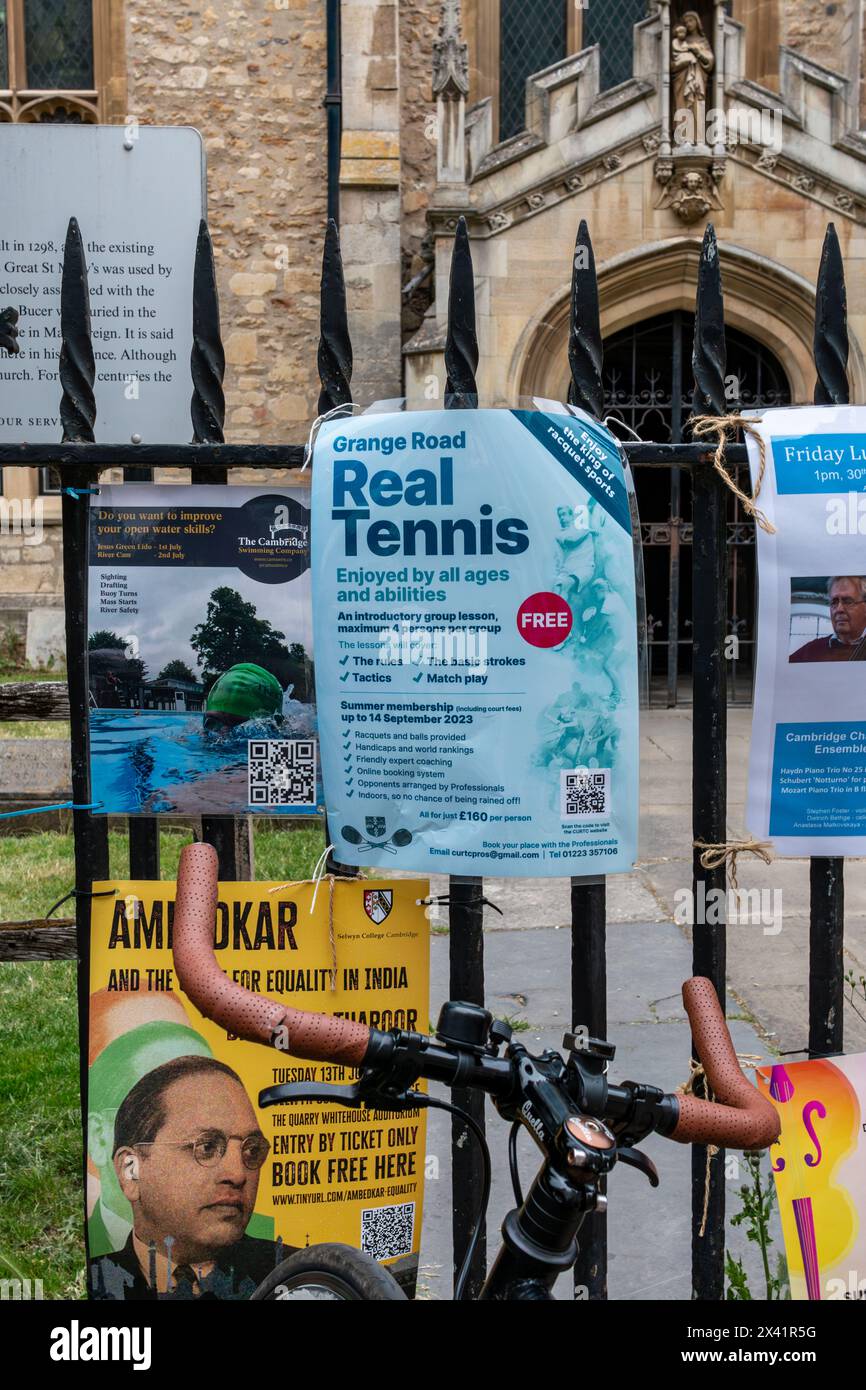 Un poster che pubblicizza Real Tennis. Cambridge, Inghilterra, Regno Unito Foto Stock