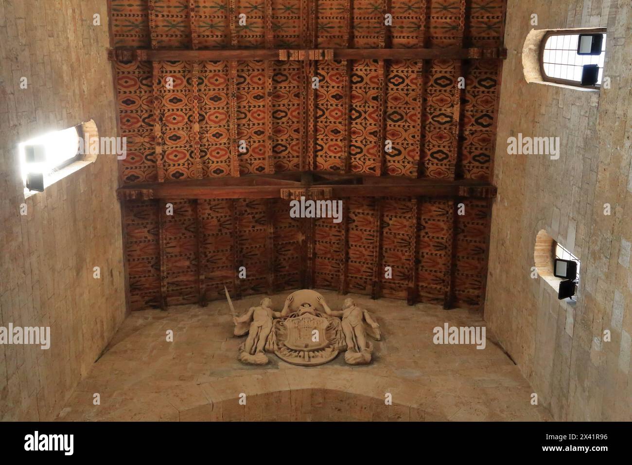 Decorazione del soffitto nella Cattedrale di Teramo, Italia. Duomo di Teramo, Cattedrale di Santa Maria Assunta Foto Stock