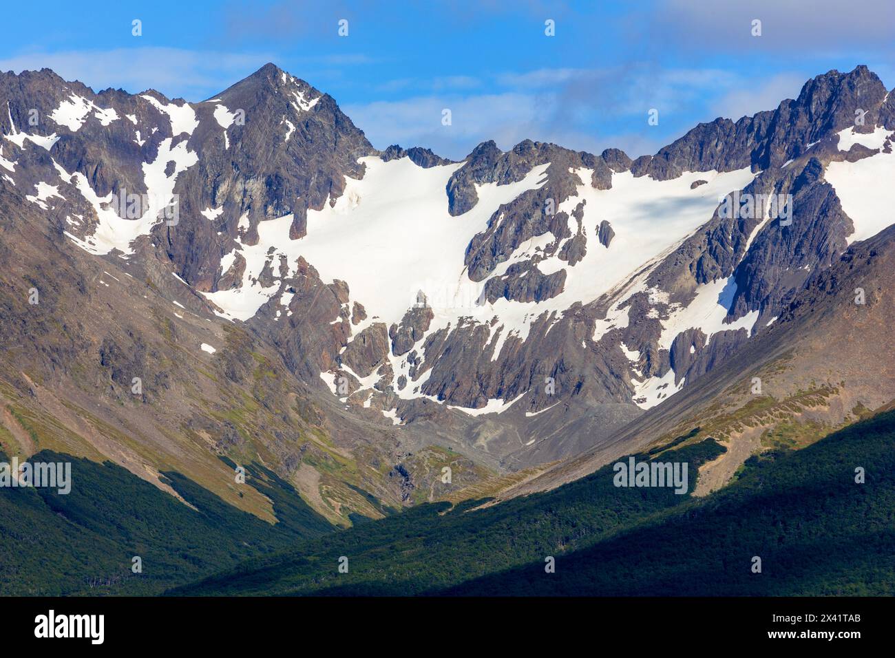 Montagne dietro Ushuaia, Terra del fuoco, Argentina, Sud America Foto Stock
