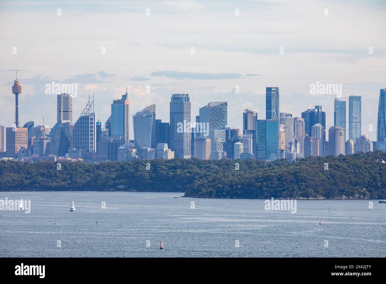 Centro di Sydney, skyline e paesaggio urbano di grattacieli moderni, visti da North Head Manly, Sydney, NSW, Australia Foto Stock