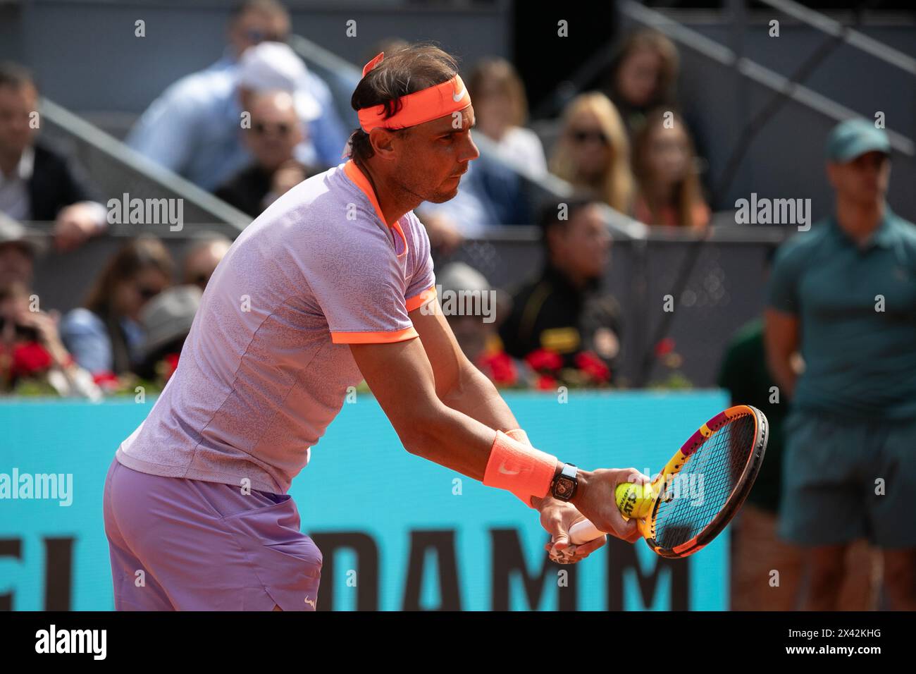 Madrid, Spagna. 29 aprile 2024. Il tennista spagnolo Rafael Nadal gioca contro il tennista argentino Pedro Cachín (non nella foto) durante una partita di tennis alla Caja Magica di Madrid. Il tennista spagnolo Rafael Nadal si è qualificato per il turno di 16 dei Masters ATP 1000 a Madrid dopo aver battuto il tennista argentino Pedro Cachín in 3 set (6-1, 6-7(5) e 6-3, in 3h 04m), affronterà il ceco Irí Lehecka nel prossimo round di martedì. (Foto di David Canales/SOPA Images/Sipa USA) credito: SIPA USA/Alamy Live News Foto Stock