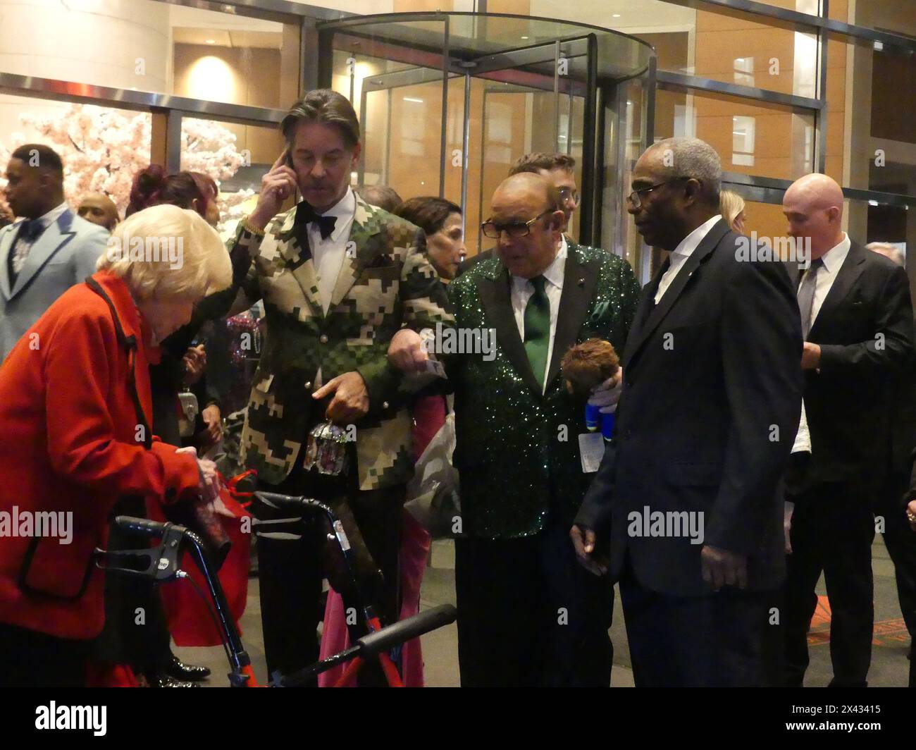 Mandarin Oriental Hotel, 80 Columbus Circle, New York, NY 10023. 29 aprile 2024. Dopo un esclusivo gala celebrativo alla Carnegie Hall di New York, Recording Industry Legend Clive Davis partecipa al New York Pop's Gala Party tenutosi in His Honor. Crediti: ©Julia Mineeva/EGBN TV News/Alamy Live News Foto Stock