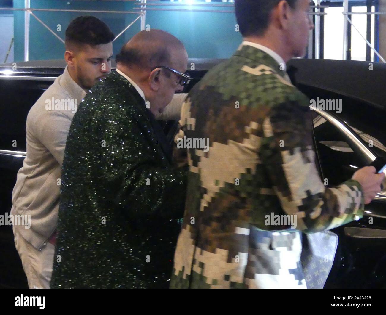 Mandarin Oriental Hotel, 80 Columbus Circle, New York, NY 10023. 29 aprile 2024. Dopo un esclusivo gala celebrativo alla Carnegie Hall di New York, Recording Industry Legend Clive Davis partecipa al New York Pop's Gala Party tenutosi in His Honor. Crediti: ©Julia Mineeva/EGBN TV News/Alamy Live News Foto Stock