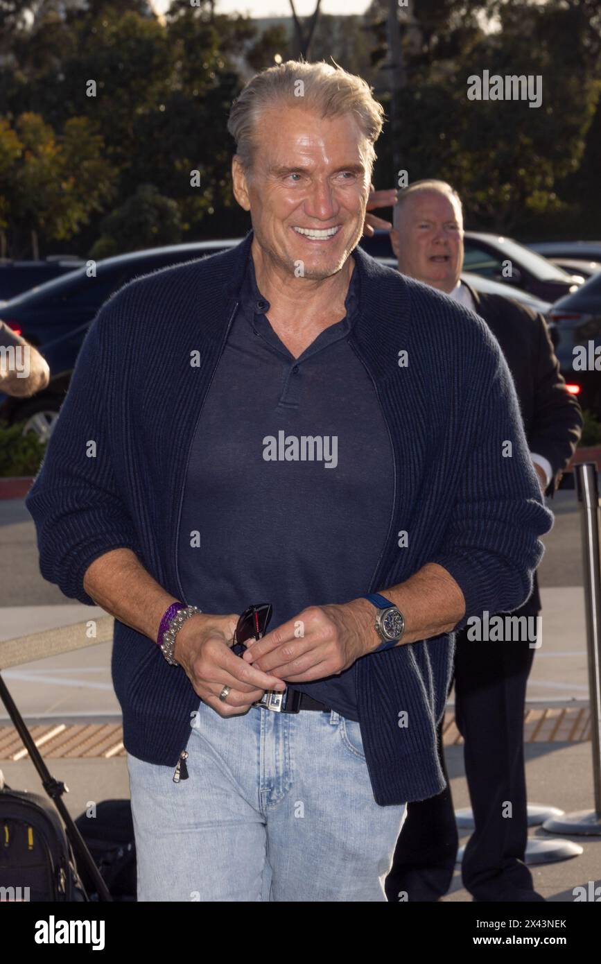 El Segundo, Stati Uniti. 28 aprile 2024. Dolph Lundgren partecipa agli arrivi sul tappeto rosso del 17° evento annuale di celebrità Golf Classic Topgolf di George Lopez, a Topgolf il 28 aprile 2024 credito: Vladimir Yazev/Alamy Live News. Foto Stock