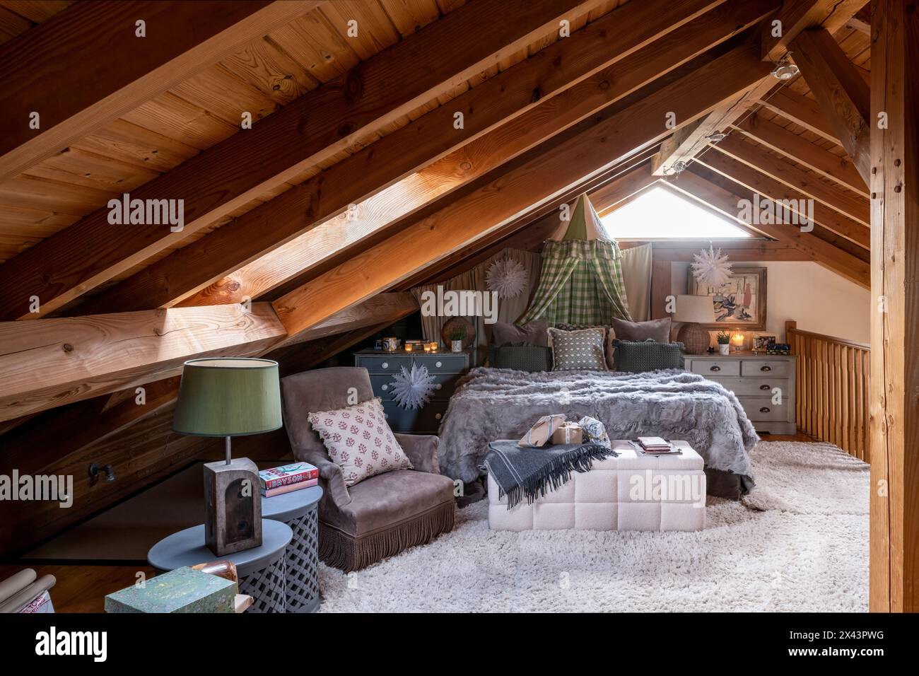 Camera attico nell'East Sussex, casa a Natale, Inghilterra sud-orientale, Regno Unito Foto Stock