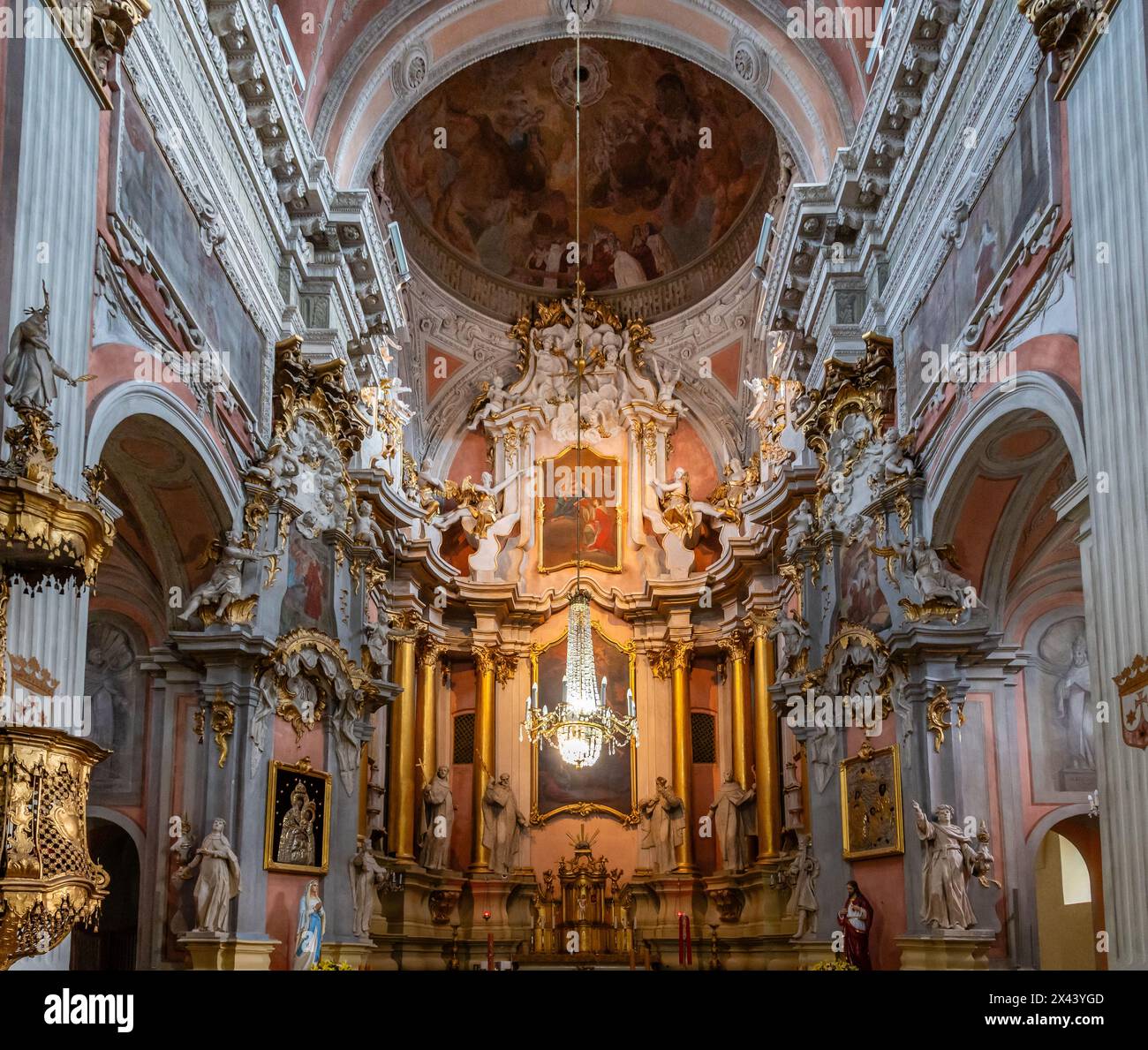 All'interno della chiesa di Santa Teresa, Vilnius, Lituania Foto Stock