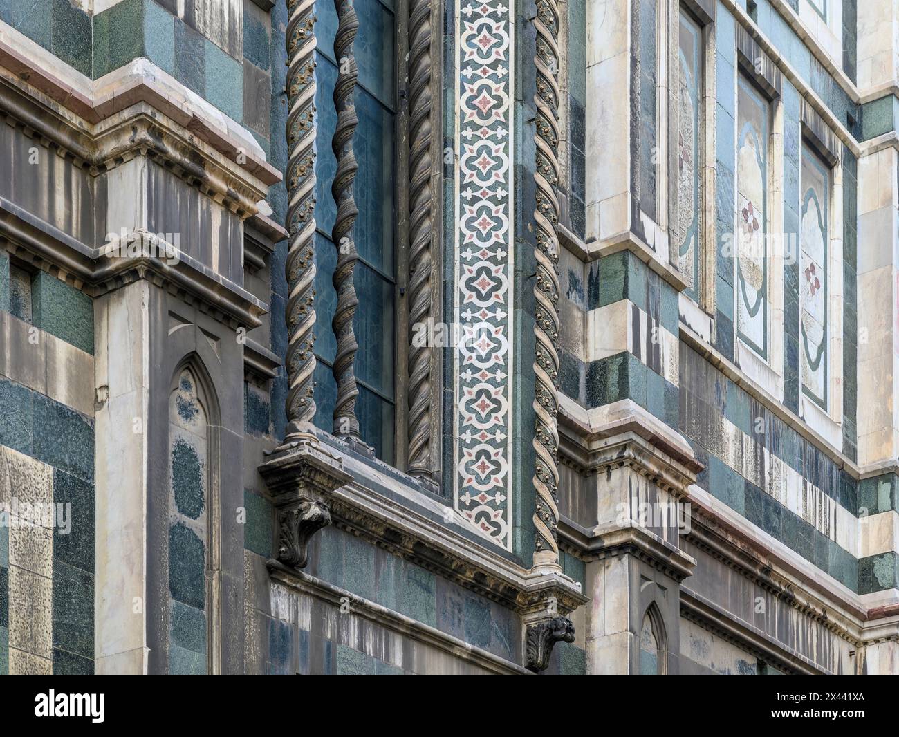 La spettacolare Cattedrale di Santa Maria del Fiore è probabilmente l'edificio più iconico nel centro di Firenze. Davvero mozzafiato! Foto Stock