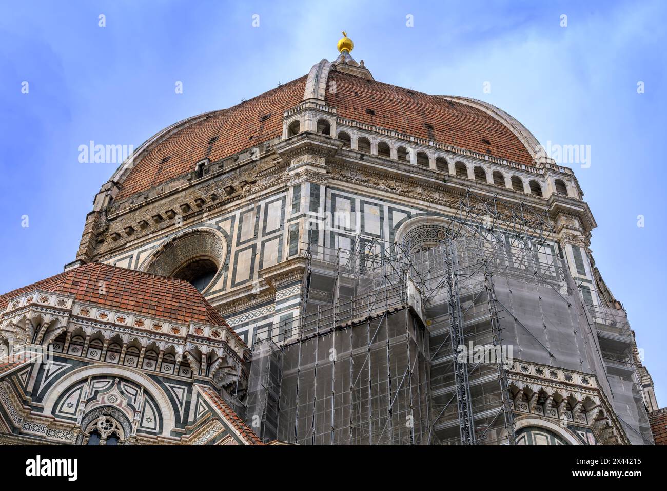 La spettacolare Cattedrale di Santa Maria del Fiore è probabilmente l'edificio più iconico nel centro di Firenze. Davvero mozzafiato! Foto Stock