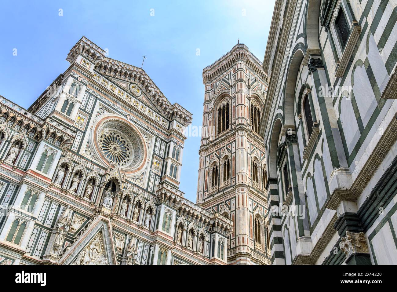 La spettacolare Cattedrale di Santa Maria del Fiore è probabilmente l'edificio più iconico nel centro di Firenze. Davvero mozzafiato! Foto Stock