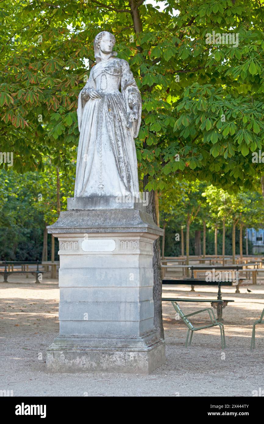 Statua di Giovanna d'Albret (Giovanna III), Regina di Navarra (1528-1572) nel Jardin du Luxembourg a Parigi. Questa scultura fa parte di una serie di wh Foto Stock