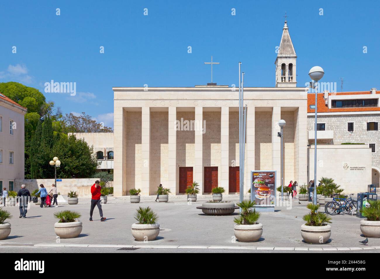 Spalato, Croazia, 17 aprile 2019: La Chiesa e il Convento di nostra Signora della salute è stato recentemente costruito e consacrato nel 1937, e si trova sul sito di un'altra chiesa Foto Stock