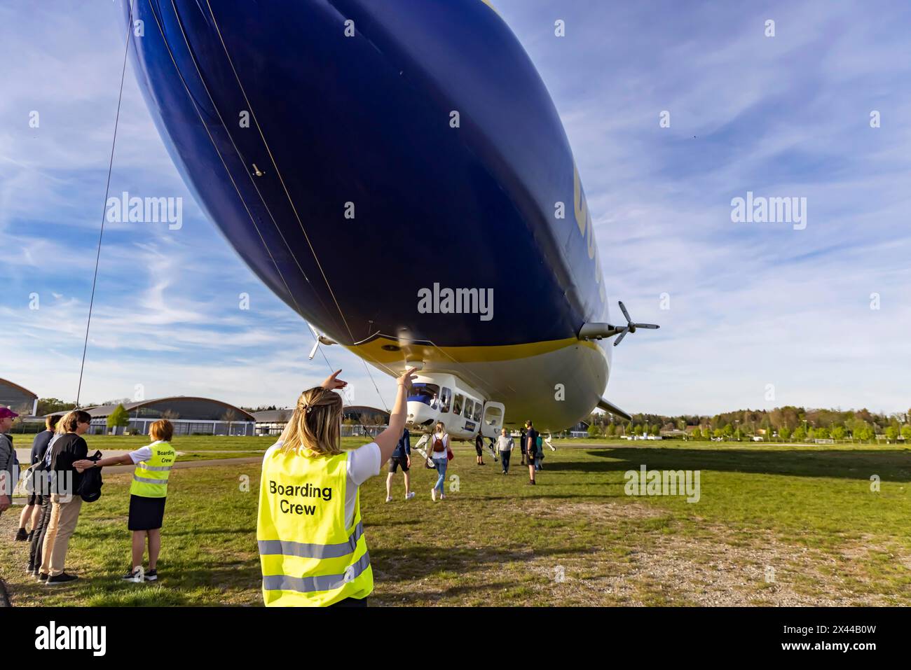 Zeppelin pronto per il decollo per un volo turistico, Turismo sul Lago di Costanza, Friedrichshafen, Baden-Wuerttemberg, Germania Foto Stock