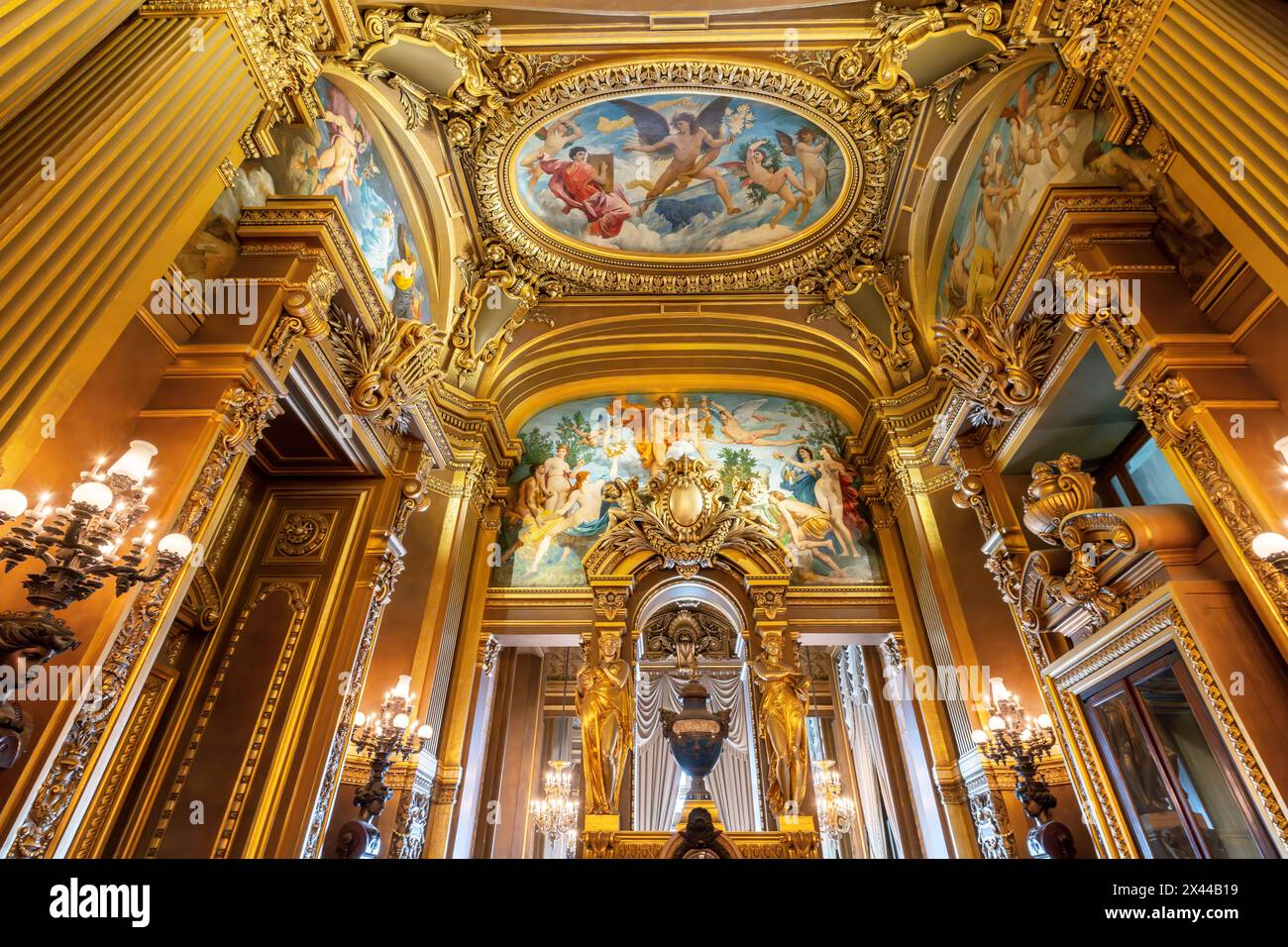 All'interno dell'edificio dell'Opera di Parigi progettato dall'architetto Charles Garnier,. Parigi, Francia. Il teatro è stato un monumento storico della Francia dal 1923. Foto Stock