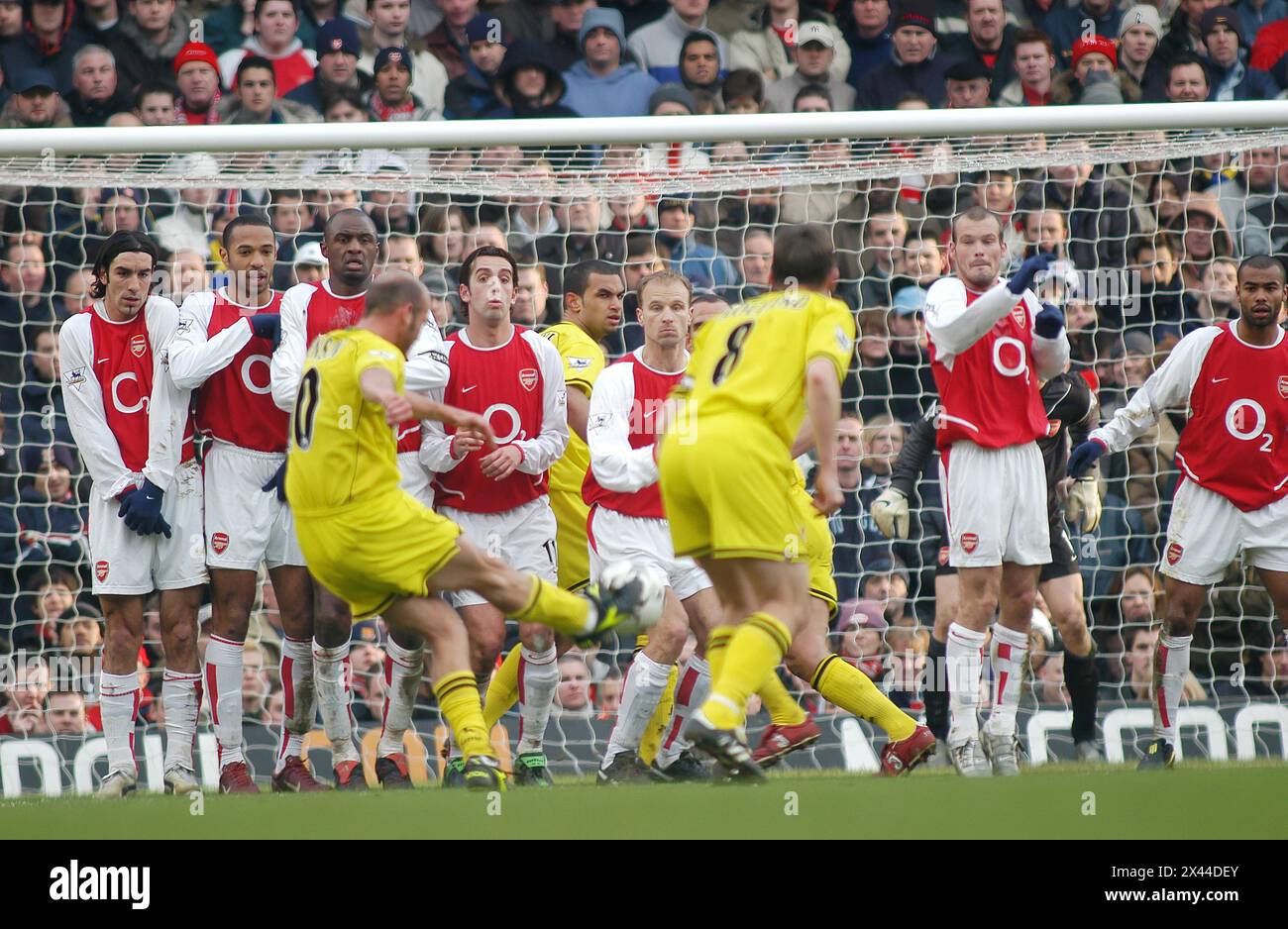 Immagini: Arsenal contro Charlton 2004 28/2/2004 PIC gavin rodgers/pixel8000 Foto Stock